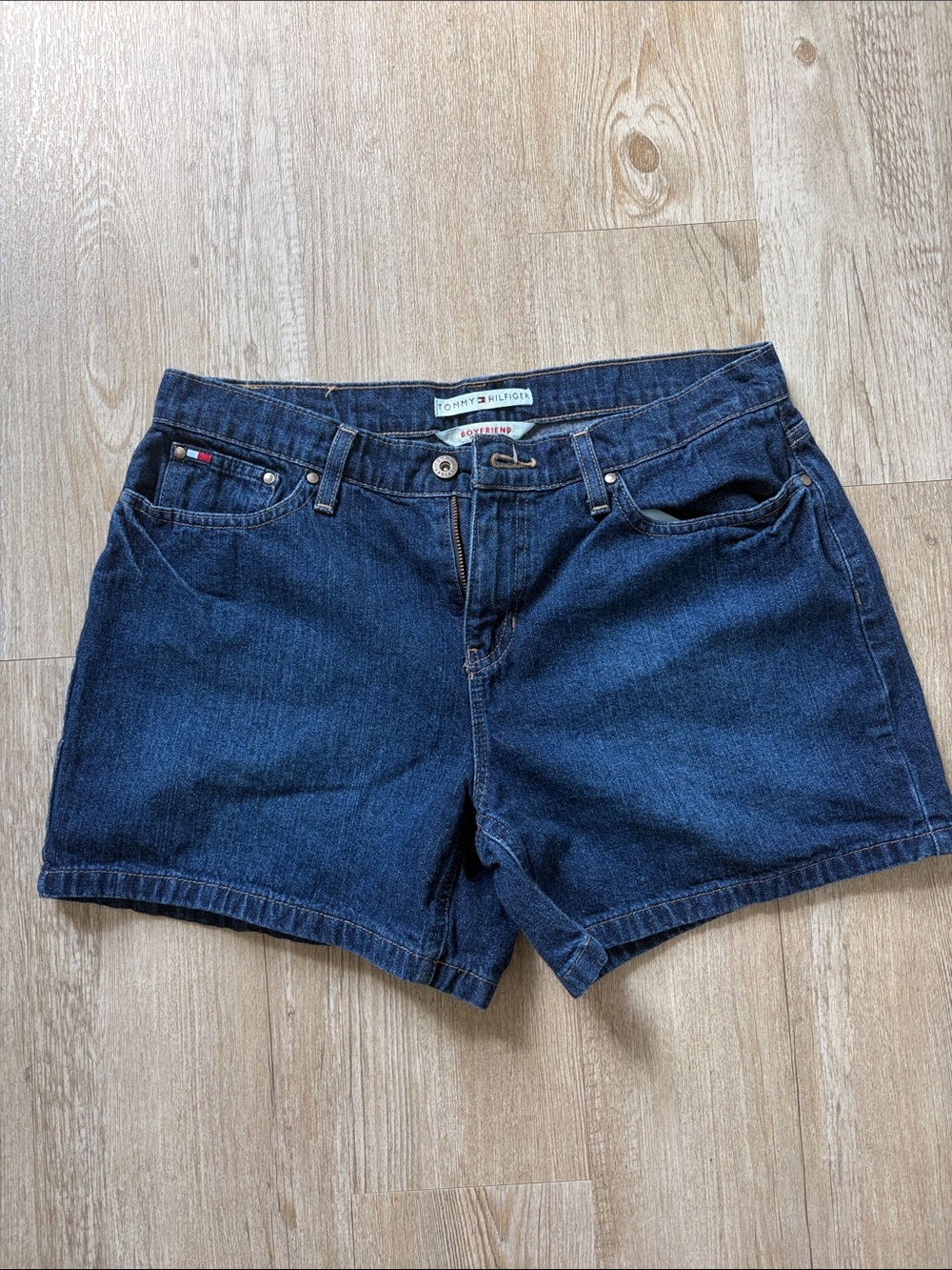 Tommy Hilfiger Women's Navy Blue Denim Shorts Vintage Boyfriend Mid to Low Rise